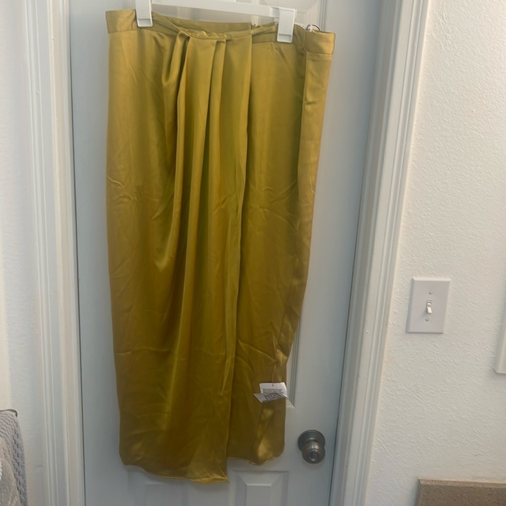 ASOS tulips skirt size 14 (matching top also available)